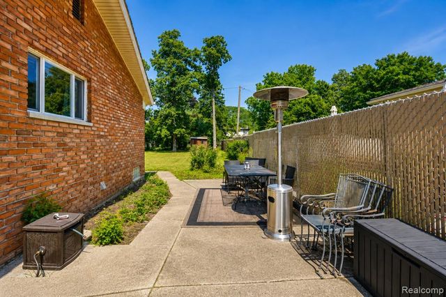 8522 Hampton, Grosse Ile, MI 48138