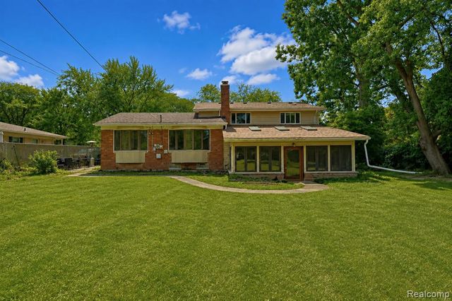 8522 Hampton, Grosse Ile, MI 48138