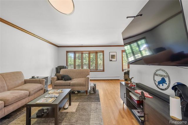 8522 Hampton, Grosse Ile, MI 48138