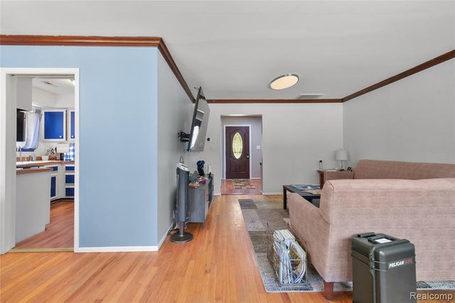 8522 Hampton, Grosse Ile, MI 48138