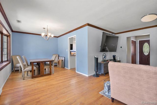 8522 Hampton, Grosse Ile, MI 48138