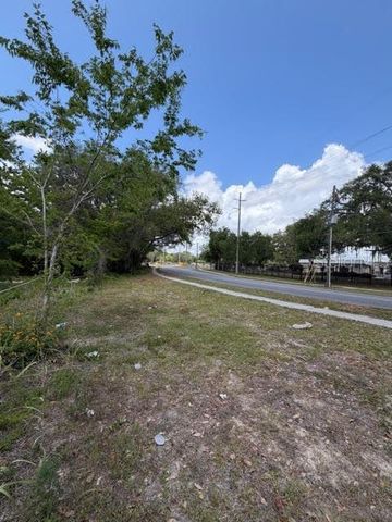 451 ROLLING ACRES ROAD, Lady Lake, FL 32159
