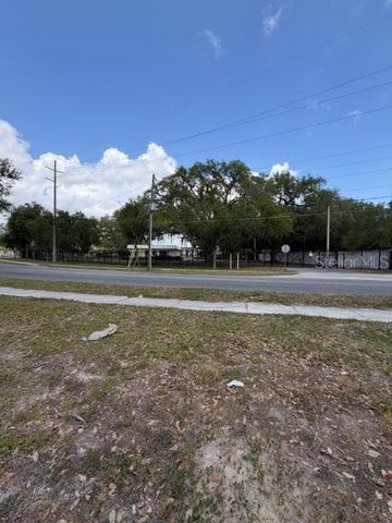 451 ROLLING ACRES ROAD, Lady Lake, FL 32159