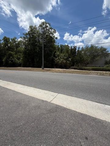 451 ROLLING ACRES ROAD, Lady Lake, FL 32159