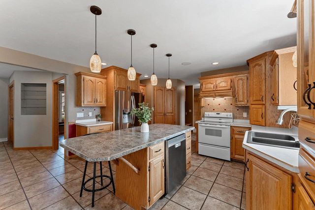 421 WOODROW COURT, Denmark, WI 54208