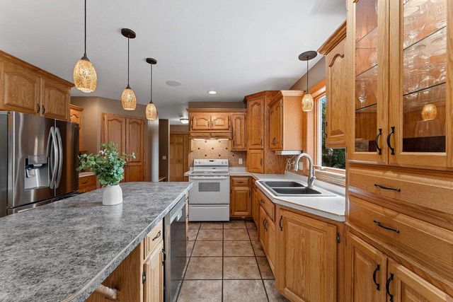 421 WOODROW COURT, Denmark, WI 54208