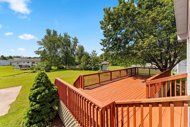 421 WOODROW COURT, Denmark, WI 54208
