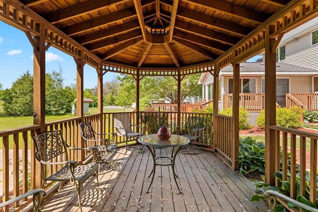 421 WOODROW COURT, Denmark, WI 54208