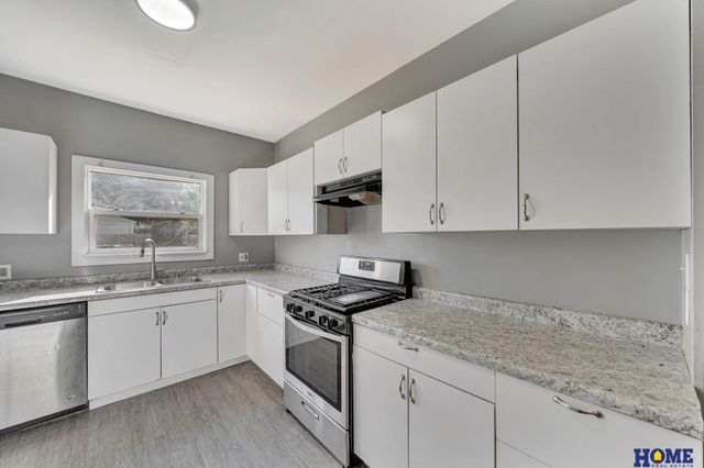 310 N 33rd Street, Lincoln, NE 68503