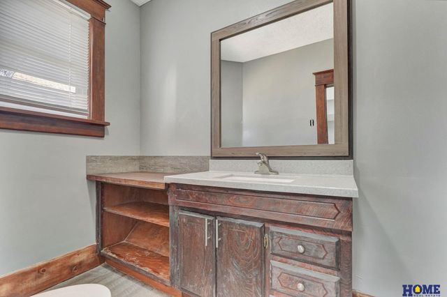 310 N 33rd Street, Lincoln, NE 68503