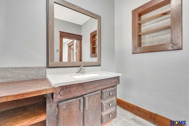 310 N 33rd Street, Lincoln, NE 68503