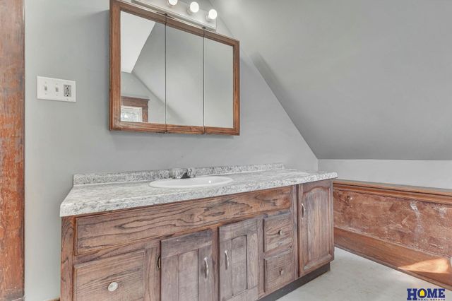 310 N 33rd Street, Lincoln, NE 68503