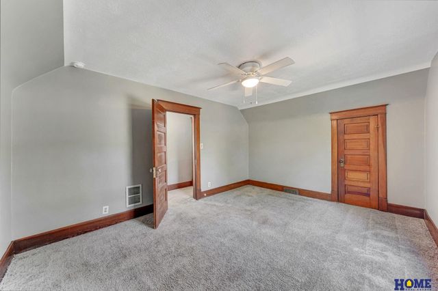 310 N 33rd Street, Lincoln, NE 68503