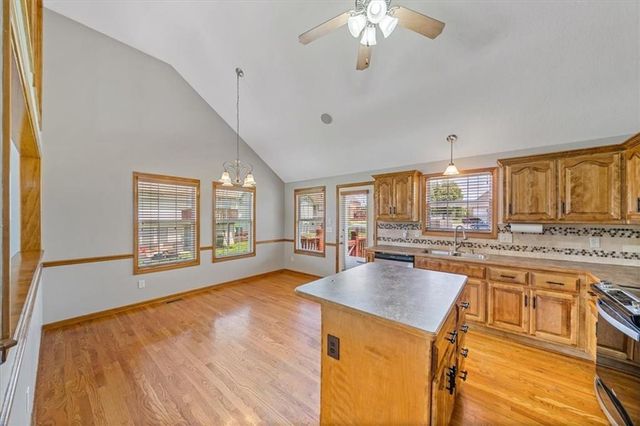 14637 Crystal Place, Grandview, MO 64030