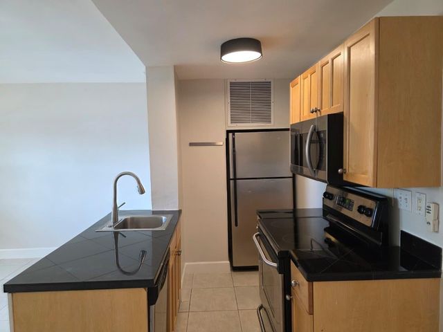 815 Middle River Drive 117, Fort Lauderdale, FL 33304