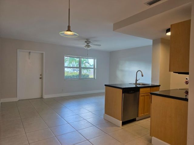 815 Middle River Drive 117, Fort Lauderdale, FL 33304