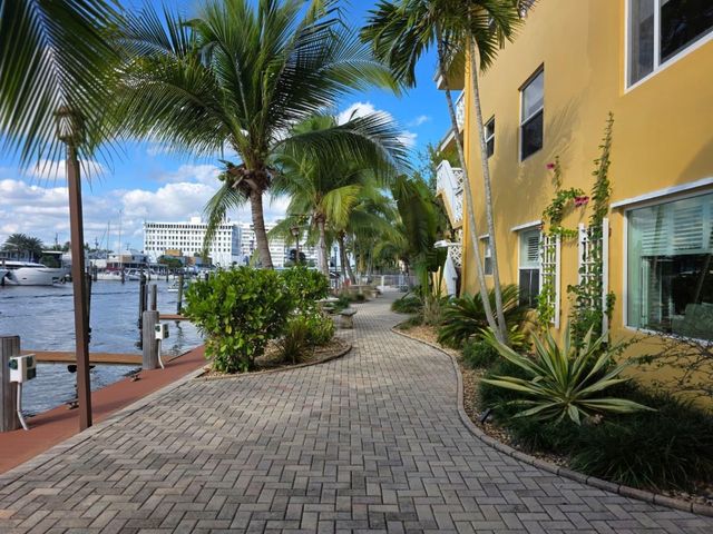 815 Middle River Drive 117, Fort Lauderdale, FL 33304