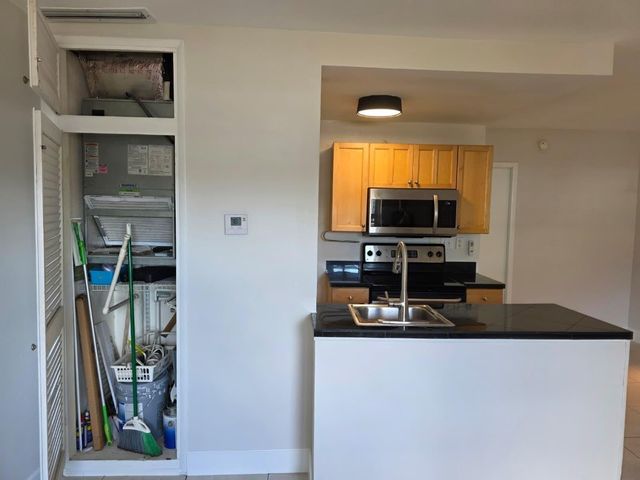 815 Middle River Drive 117, Fort Lauderdale, FL 33304