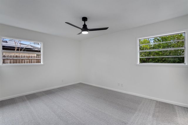 1007 Tanglewood ST, Round Rock, TX 78681