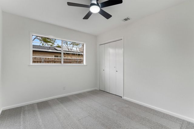 1007 Tanglewood ST, Round Rock, TX 78681