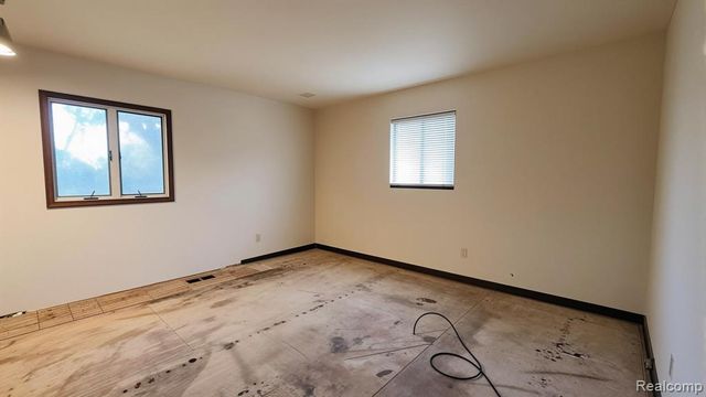 10026 Stinchfield Woods Road, Pinckney, MI 48169