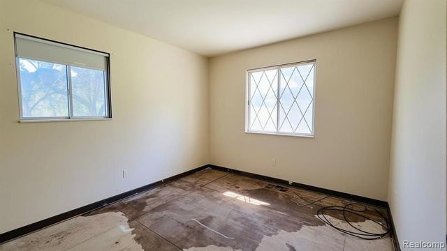 10026 Stinchfield Woods Road, Pinckney, MI 48169