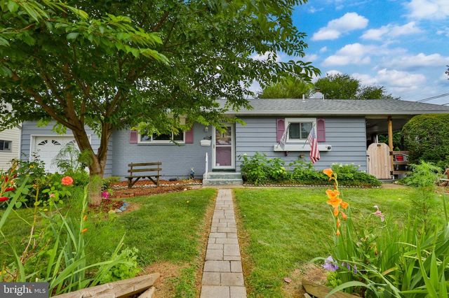 1353 RICHARD AVE, Bethlehem, PA 18018