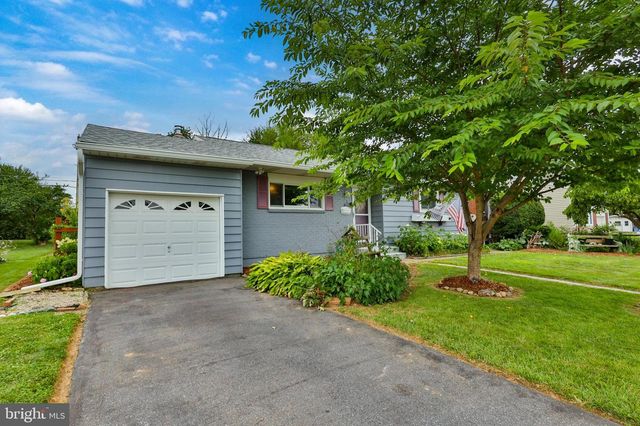 1353 RICHARD AVE, Bethlehem, PA 18018