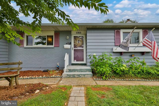 1353 RICHARD AVE, Bethlehem, PA 18018