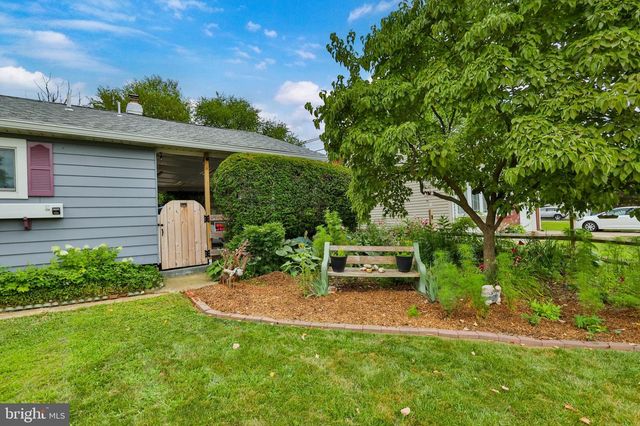 1353 RICHARD AVE, Bethlehem, PA 18018