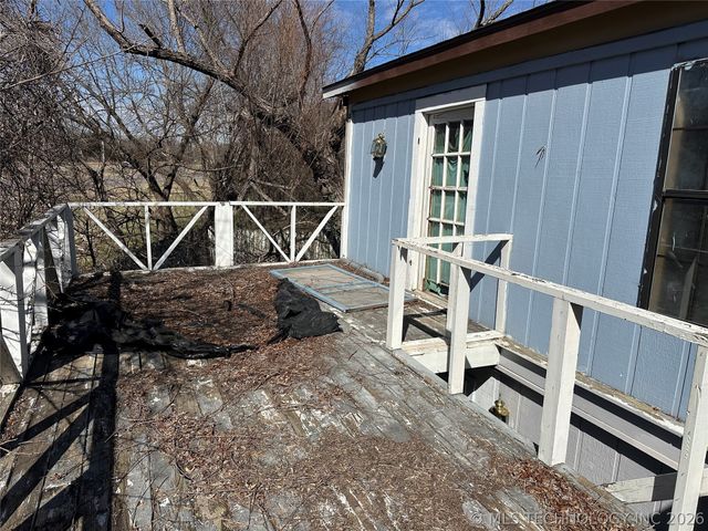 24215 B Street, Schulter, OK 74437