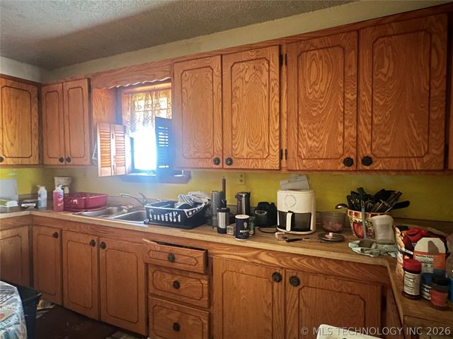 24215 B Street, Schulter, OK 74437