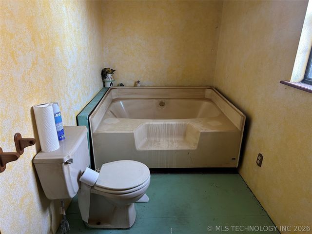 24215 B Street, Schulter, OK 74437