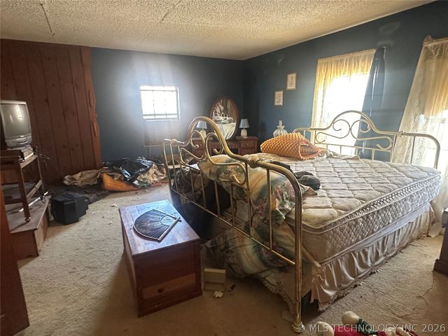 24215 B Street, Schulter, OK 74437