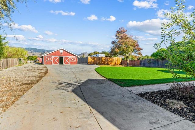 11840 Foothill Avenue, Gilroy, CA 95020