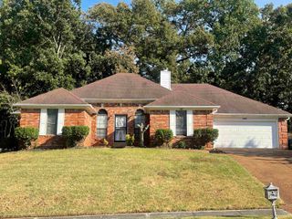 2050 MT BADON LN, Memphis, TN 38016