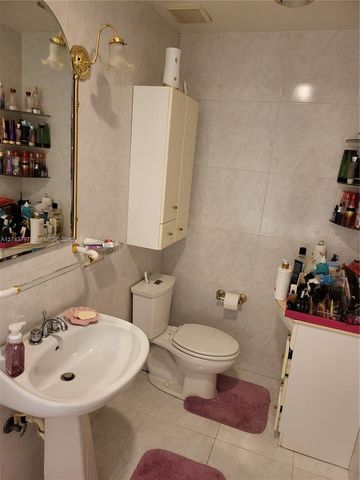 6771 NW 199th Terrace, Hialeah, FL 33015
