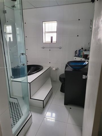 6771 NW 199th Terrace, Hialeah, FL 33015