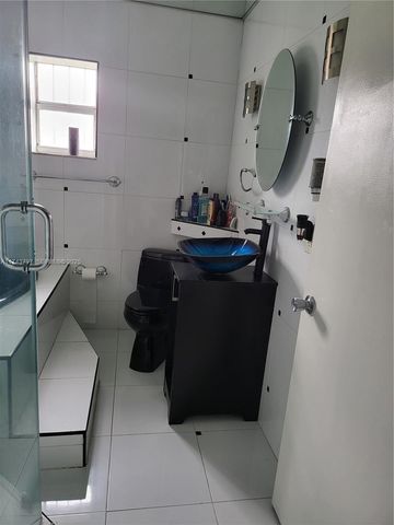 6771 NW 199th Terrace, Hialeah, FL 33015