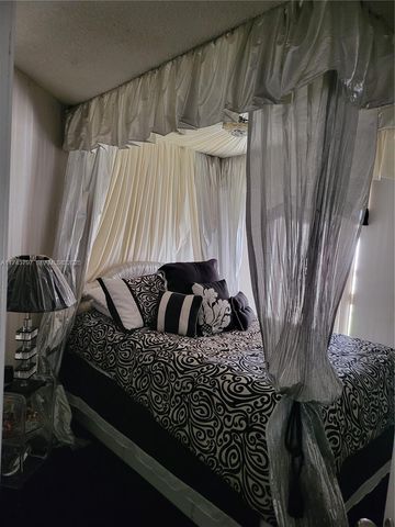 6771 NW 199th Terrace, Hialeah, FL 33015