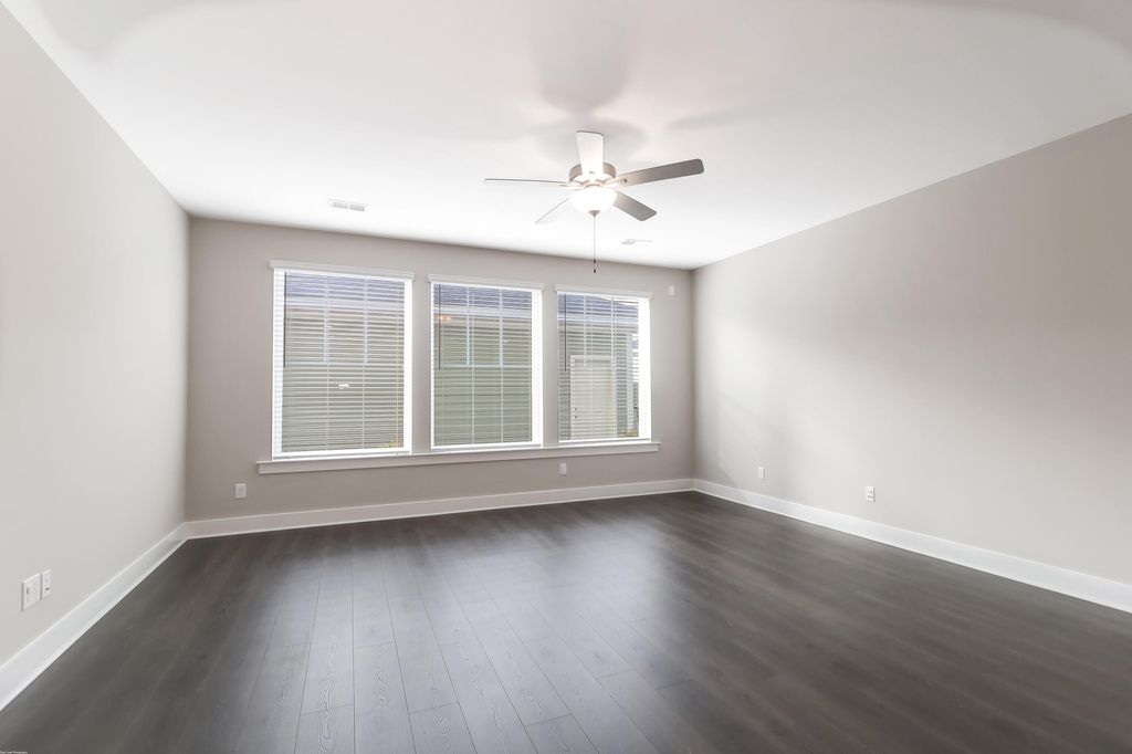 Image 13 of property listing at 162 Callibluff Drive, Summerville, SC 29486