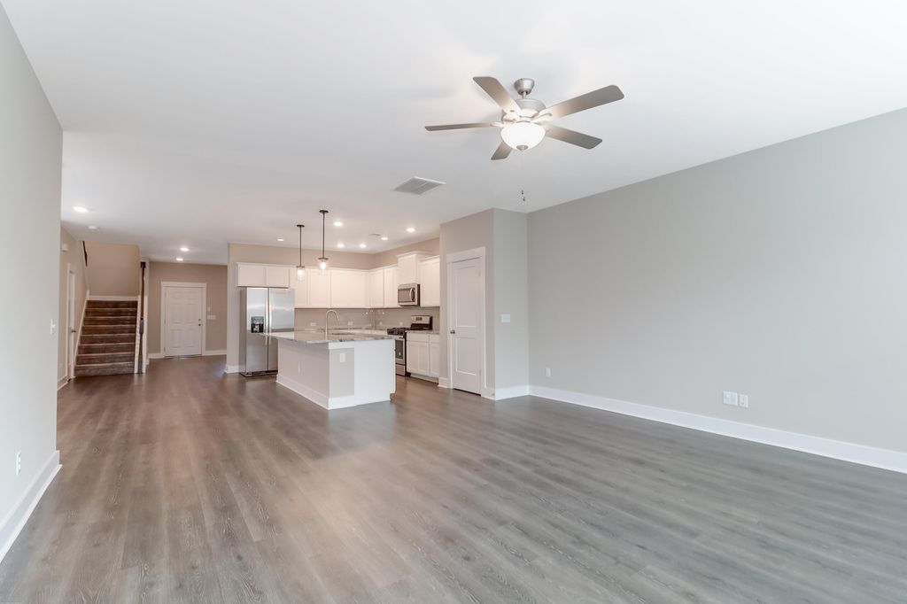 Image 16 of property listing at 162 Callibluff Drive, Summerville, SC 29486