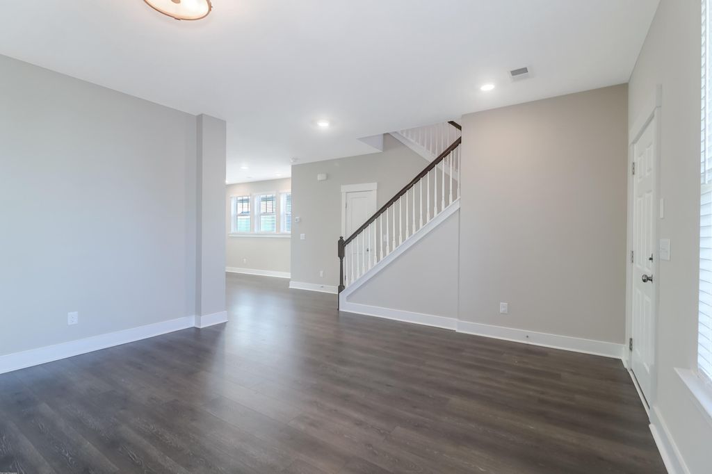 Image 8 of property listing at 162 Callibluff Drive, Summerville, SC 29486