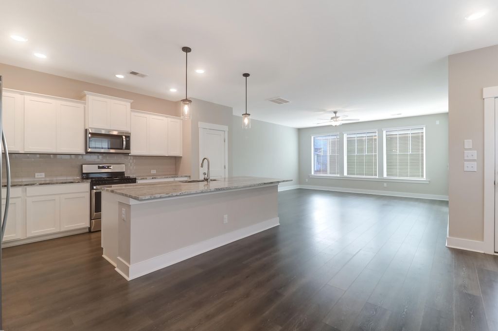 Image 9 of property listing at 162 Callibluff Drive, Summerville, SC 29486