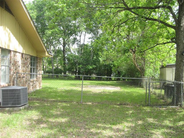 108 Briar Lane, Crockett, TX 75835
