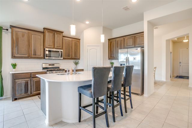 907 Beverly Drive, Cleburne, TX 76033