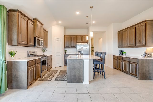 907 Beverly Drive, Cleburne, TX 76033