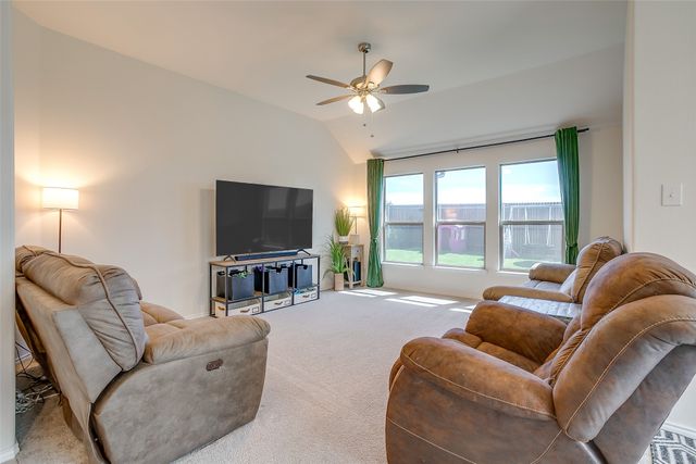 907 Beverly Drive, Cleburne, TX 76033