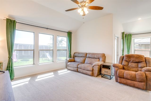 907 Beverly Drive, Cleburne, TX 76033