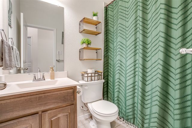 907 Beverly Drive, Cleburne, TX 76033